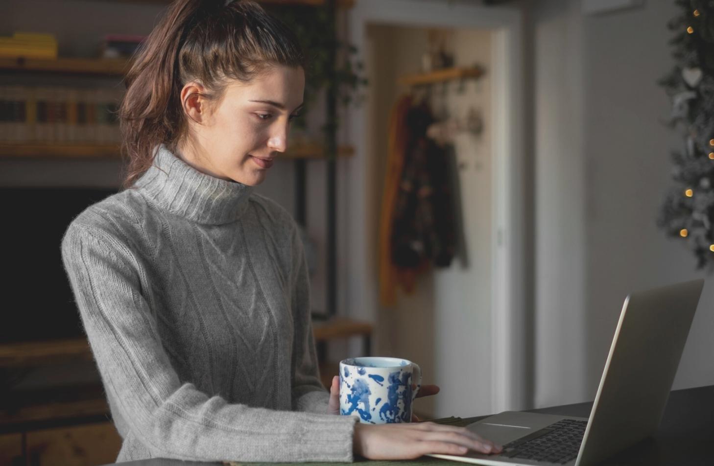 Analisis tren pasar saham teknologi Indonesia